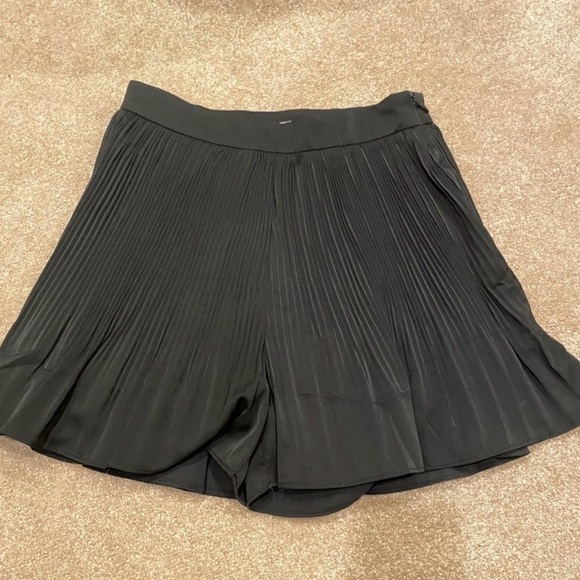 Idem Ditto pens size medium Milla black‎ pleated shorts that look like a skirt - Picture 6 of 8